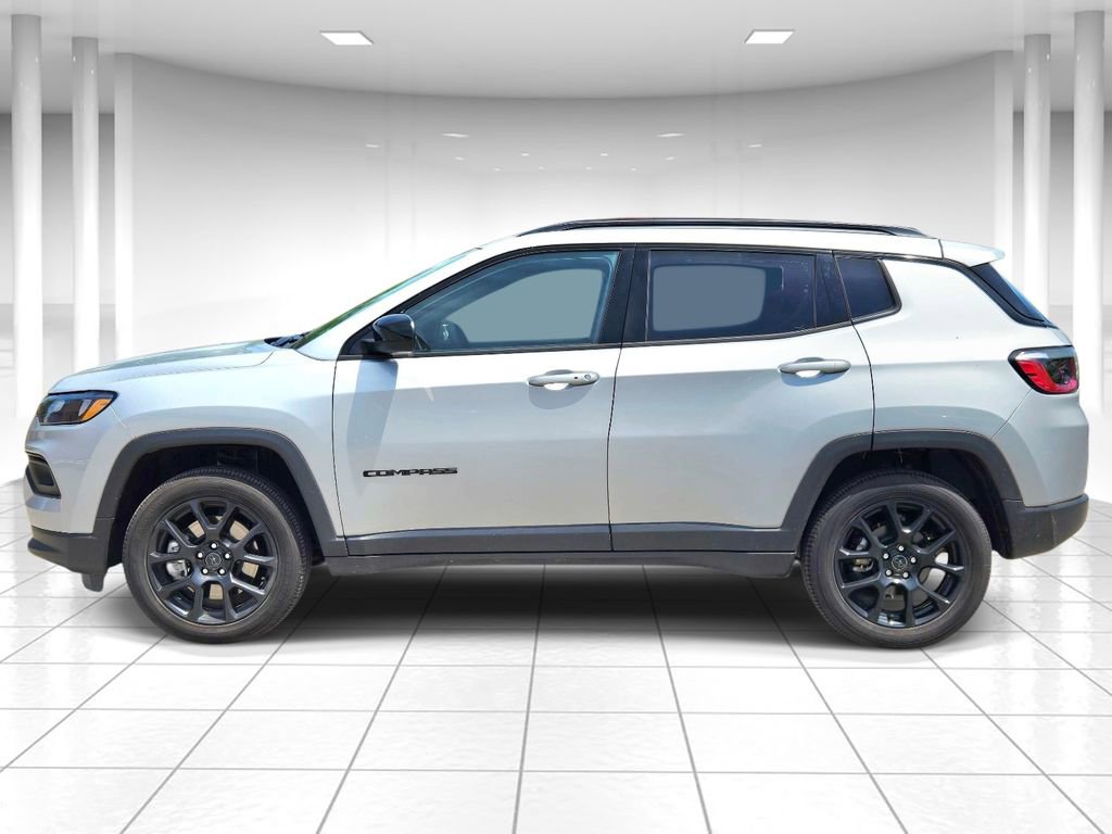 Certified 2025 Jeep Compass Latitude w/ Convenience Group AWD/4WD image 6
