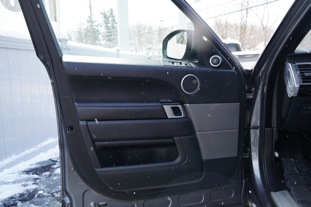 Used 2016 Land Rover Range Rover Sport HSE image 16