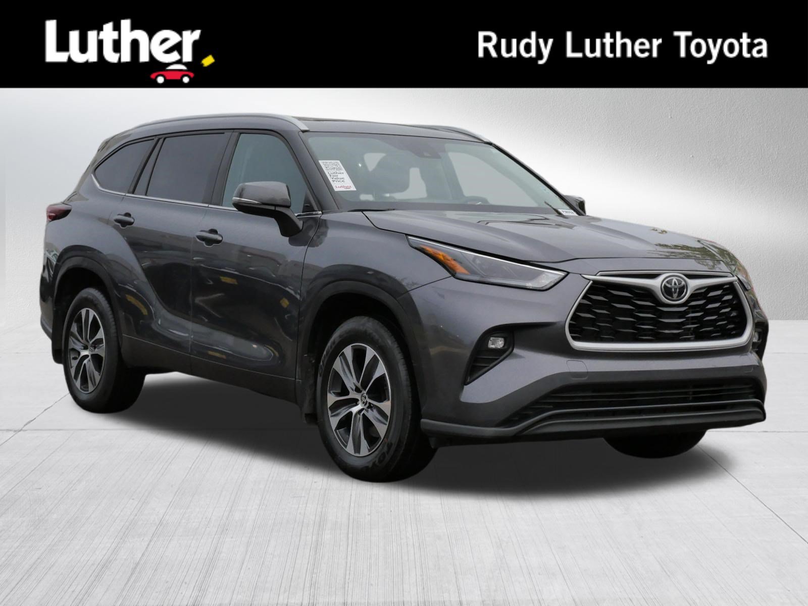 Used 2025 Toyota Highlander XLE