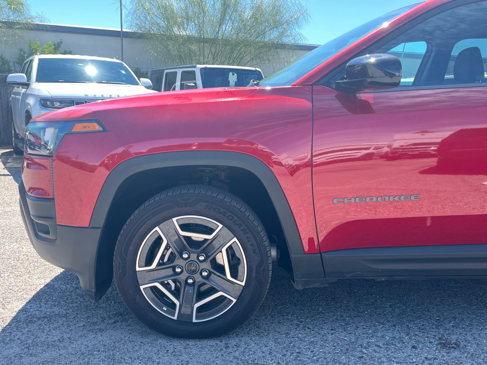 Certified 2026 Jeep Cherokee Laredo AWD/4WD image 11