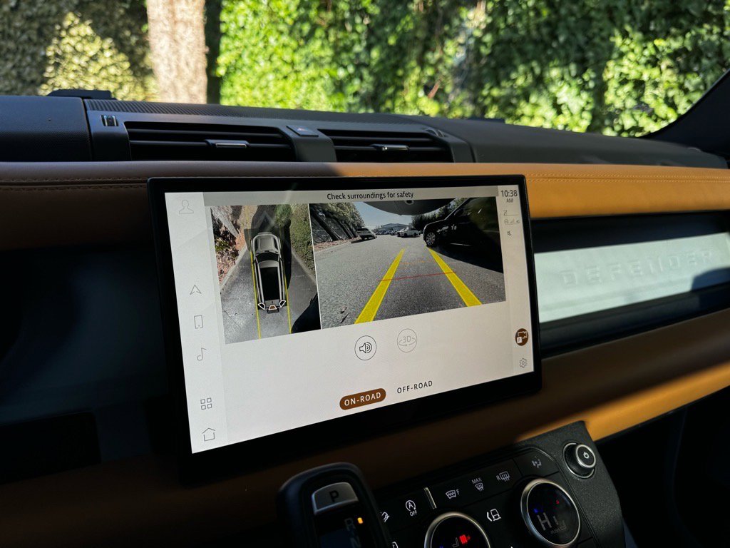 Used 2023 Land Rover Defender 130 X-Dynamic SE image 14