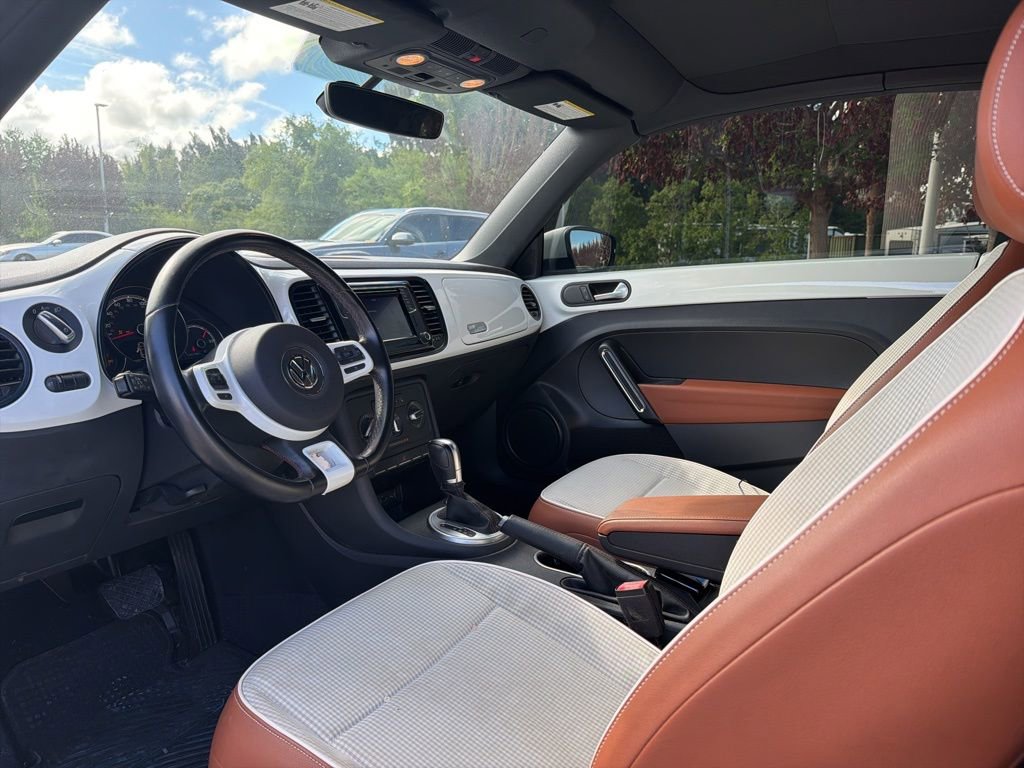 Used 2017 Volkswagen Beetle 1.8T Classic image 8