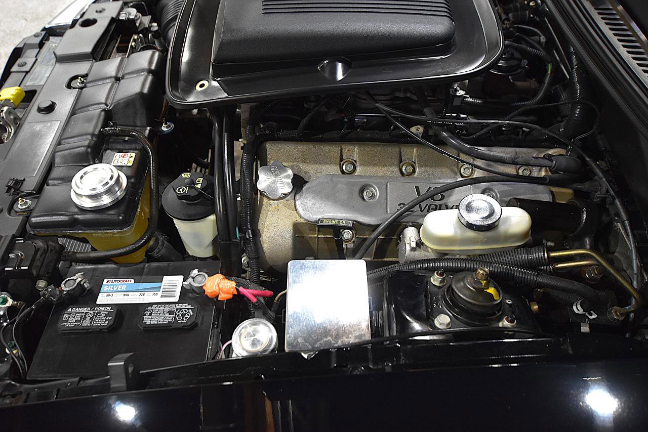 Used 2004 Ford Mustang Mach 1 RWD image 41
