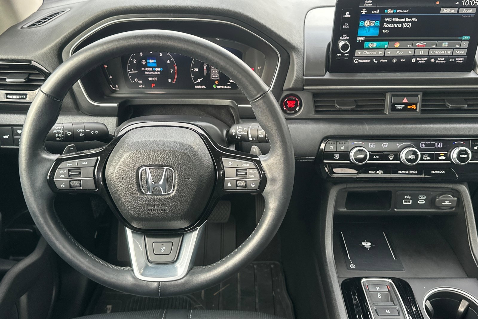 Used 2025 Honda Pilot Elite image 14