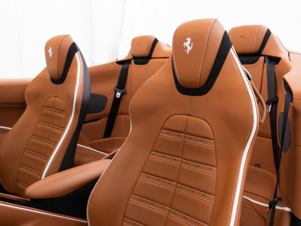 Used 2025 Ferrari Roma Spider RWD image 23