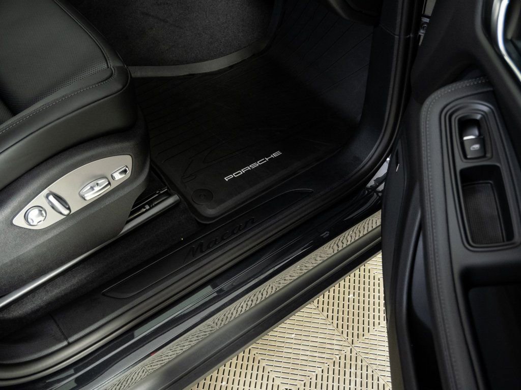 New 2026 Porsche Macan image 26