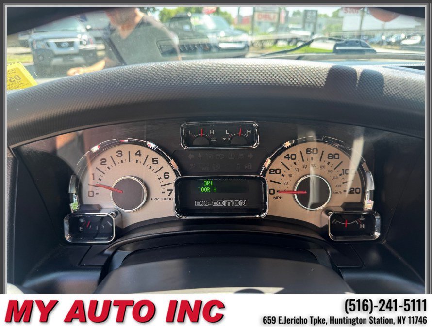 Used 2012 Ford Expedition Limited AWD/4WD image 16