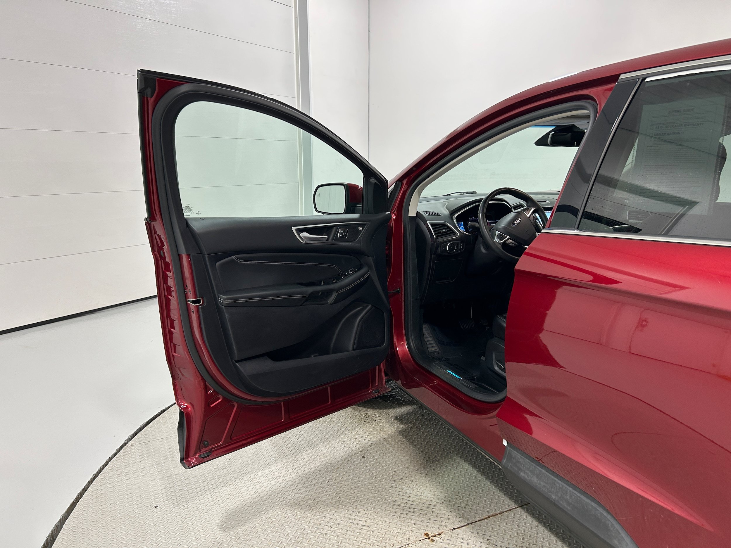 Used 2019 Ford Edge Titanium w/ Cold Weather Package AWD/4WD image 25