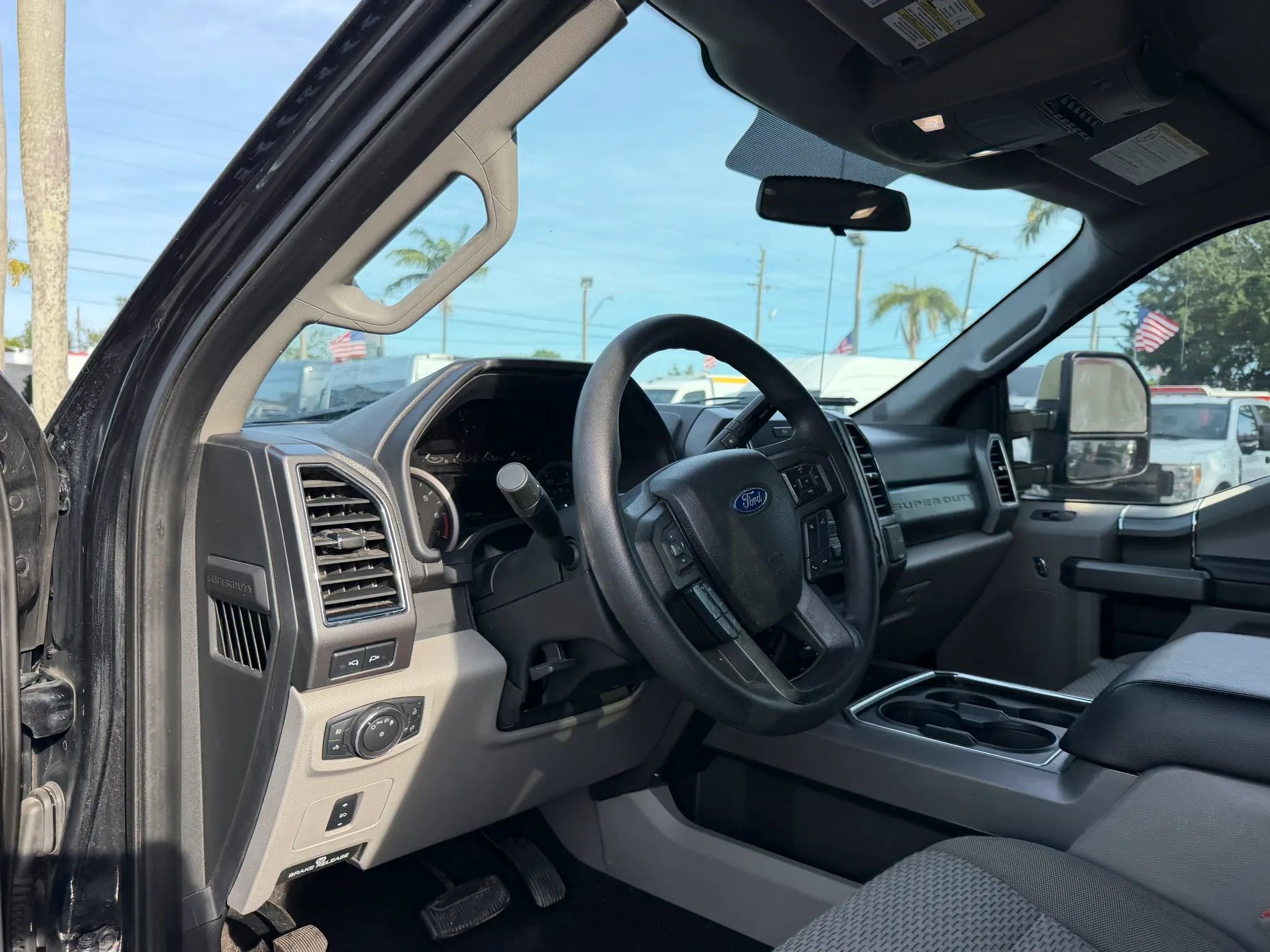 Used 2019 Ford F350 XLT w/ XLT Premium Package AWD/4WD image 11