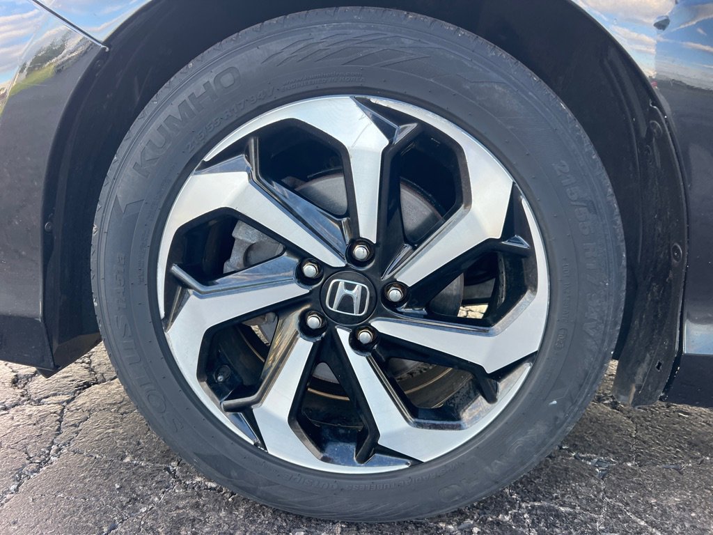 Used 2017 Honda Accord EX image 36