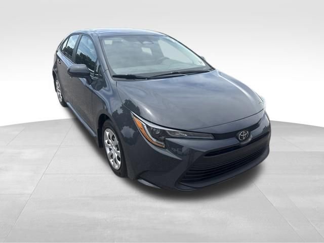 Used 2025 Toyota Corolla LE FWD image 4