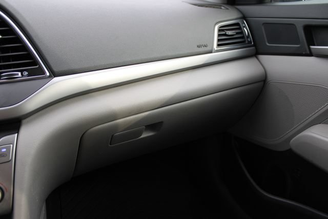 Used 2017 Hyundai Elantra SE FWD image 15