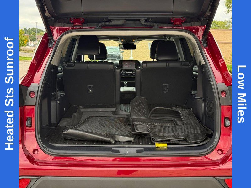Used 2021 Toyota Highlander XLE AWD/4WD image 9