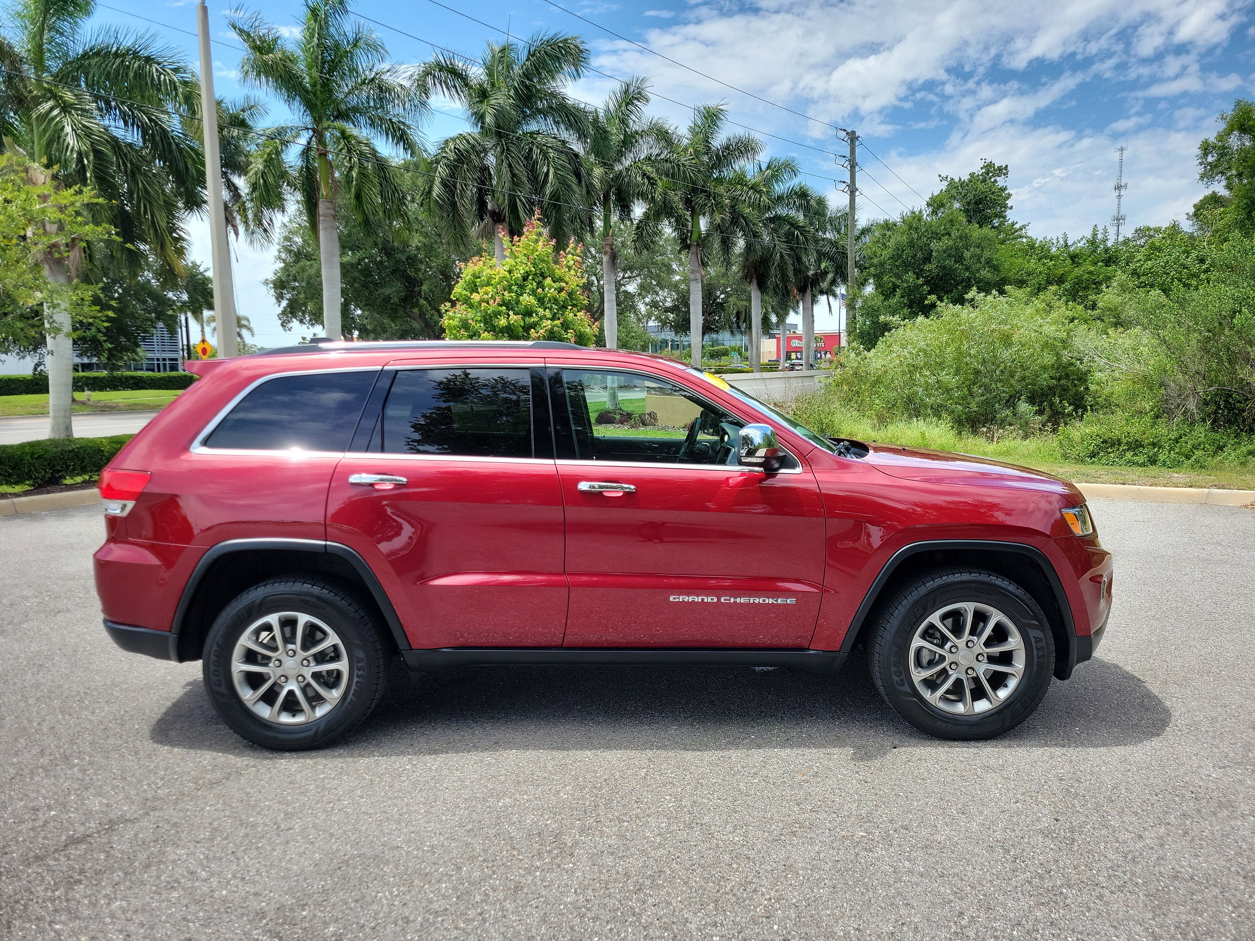 Used 2015 Jeep Grand Cherokee Limited AWD/4WD image 3