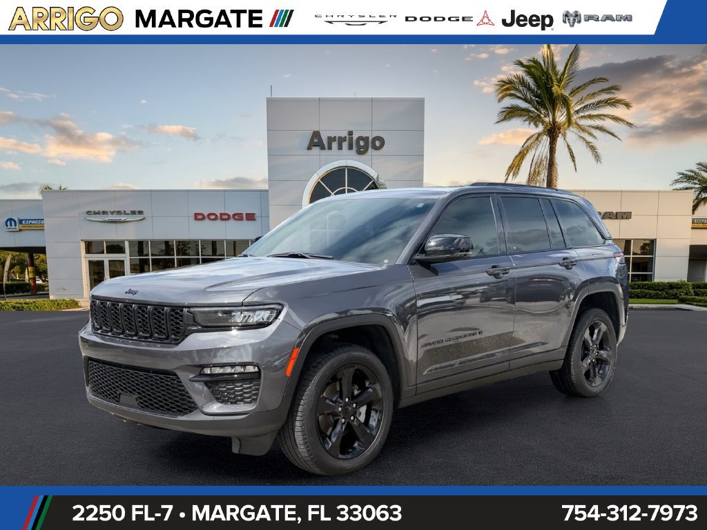 Certified 2025 Jeep Grand Cherokee Limited w/ Black Appearance Package RWD image 3