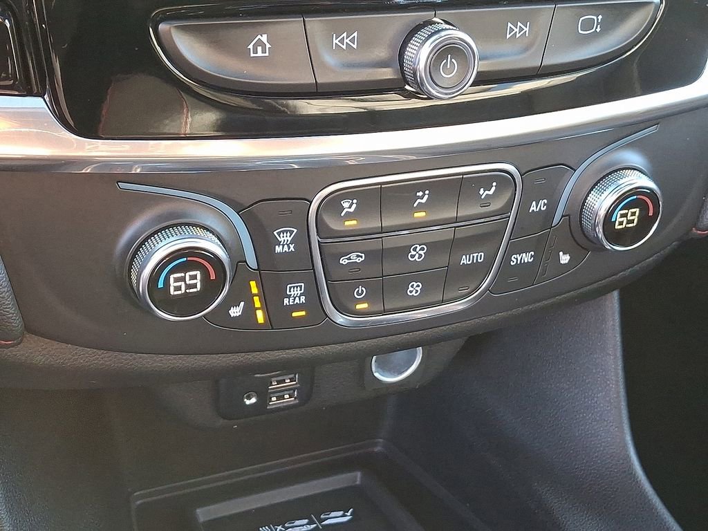 Used 2023 Chevrolet Traverse RS image 24