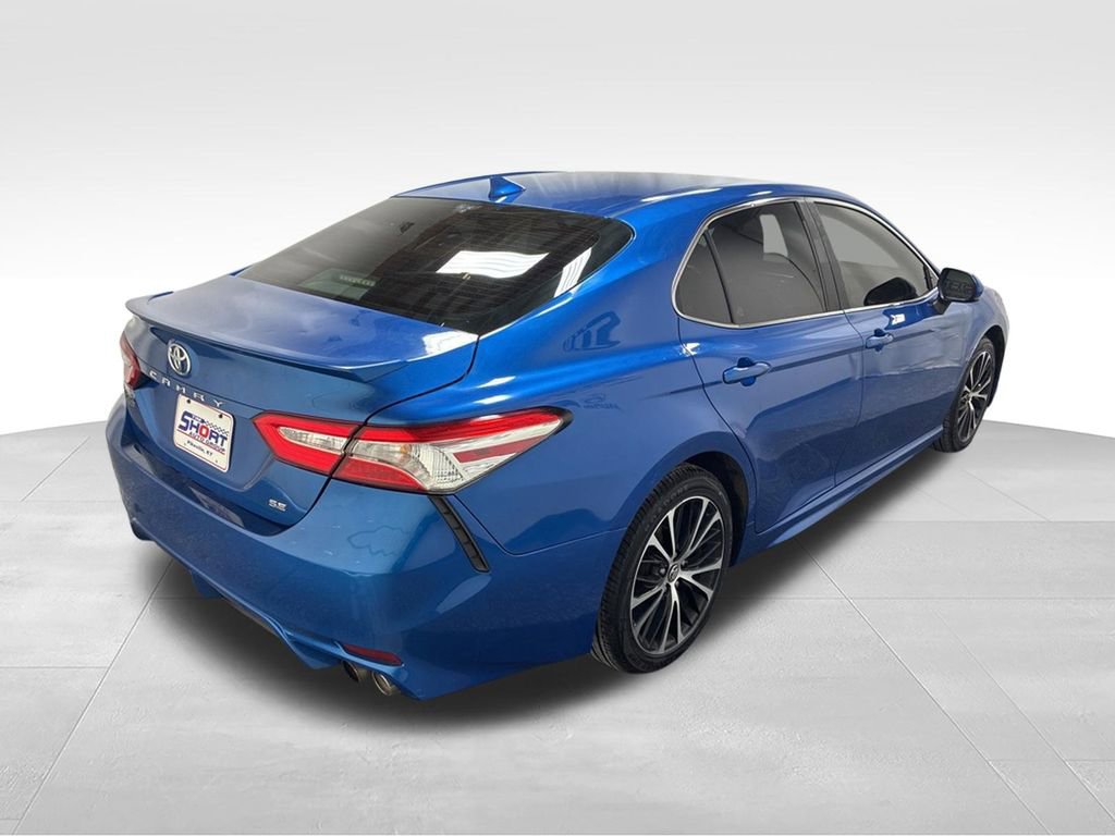 Used 2020 Toyota Camry SE FWD image 4