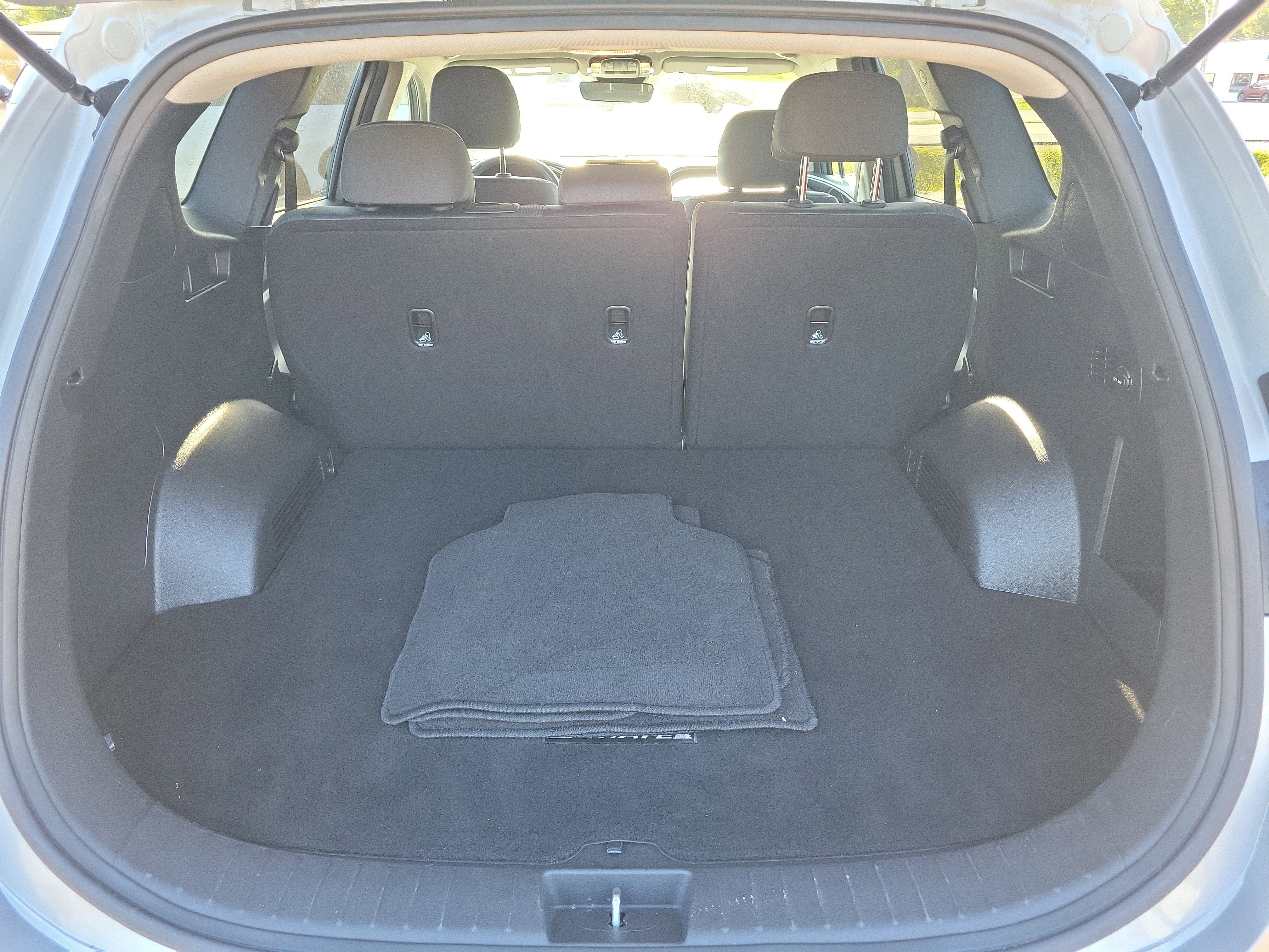 Used 2023 Hyundai Santa Fe SE w/ Cargo Package image 14