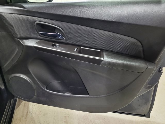 Used 2015 Chevrolet Cruze LT image 39