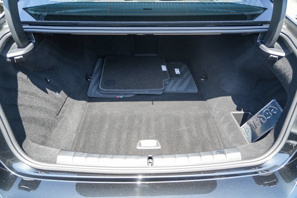 Used 2023 BMW i7 xDrive60 AWD/4WD image 26