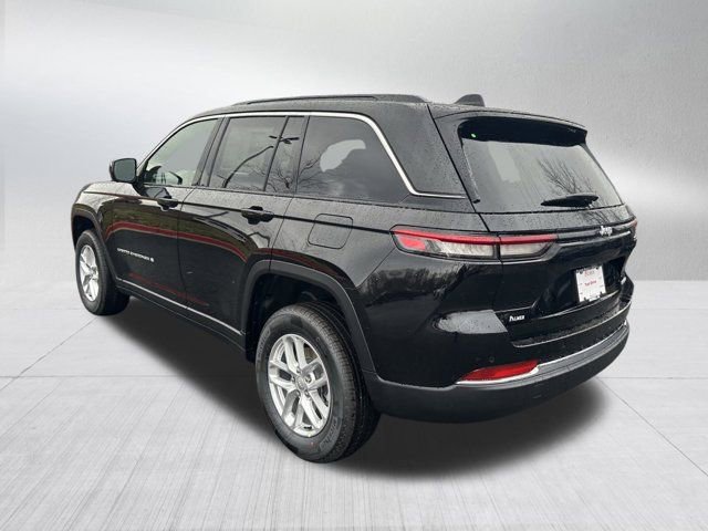 New 2025 Jeep Grand Cherokee Laredo image 7
