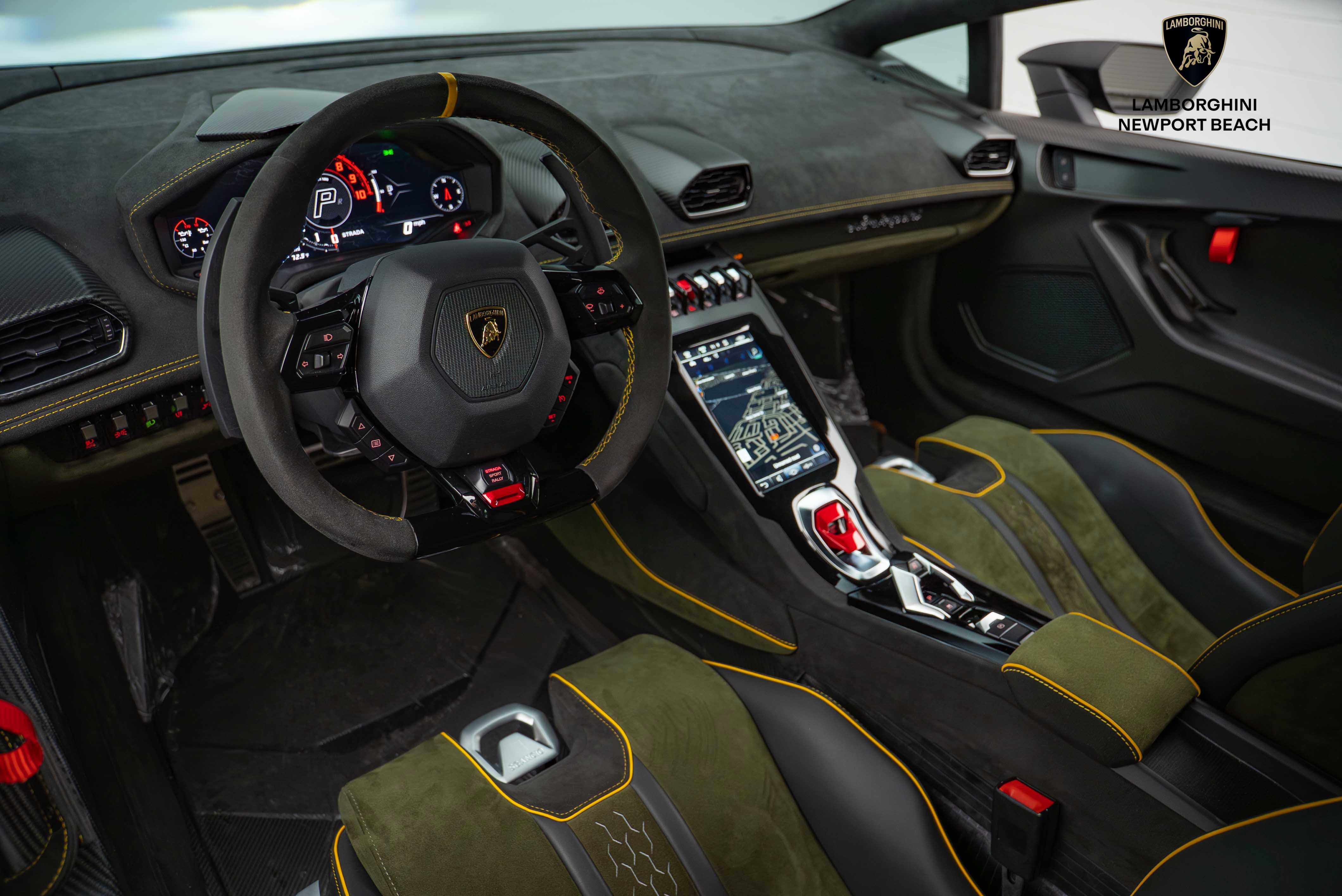 Used 2024 Lamborghini Huracan Sterrato image 2
