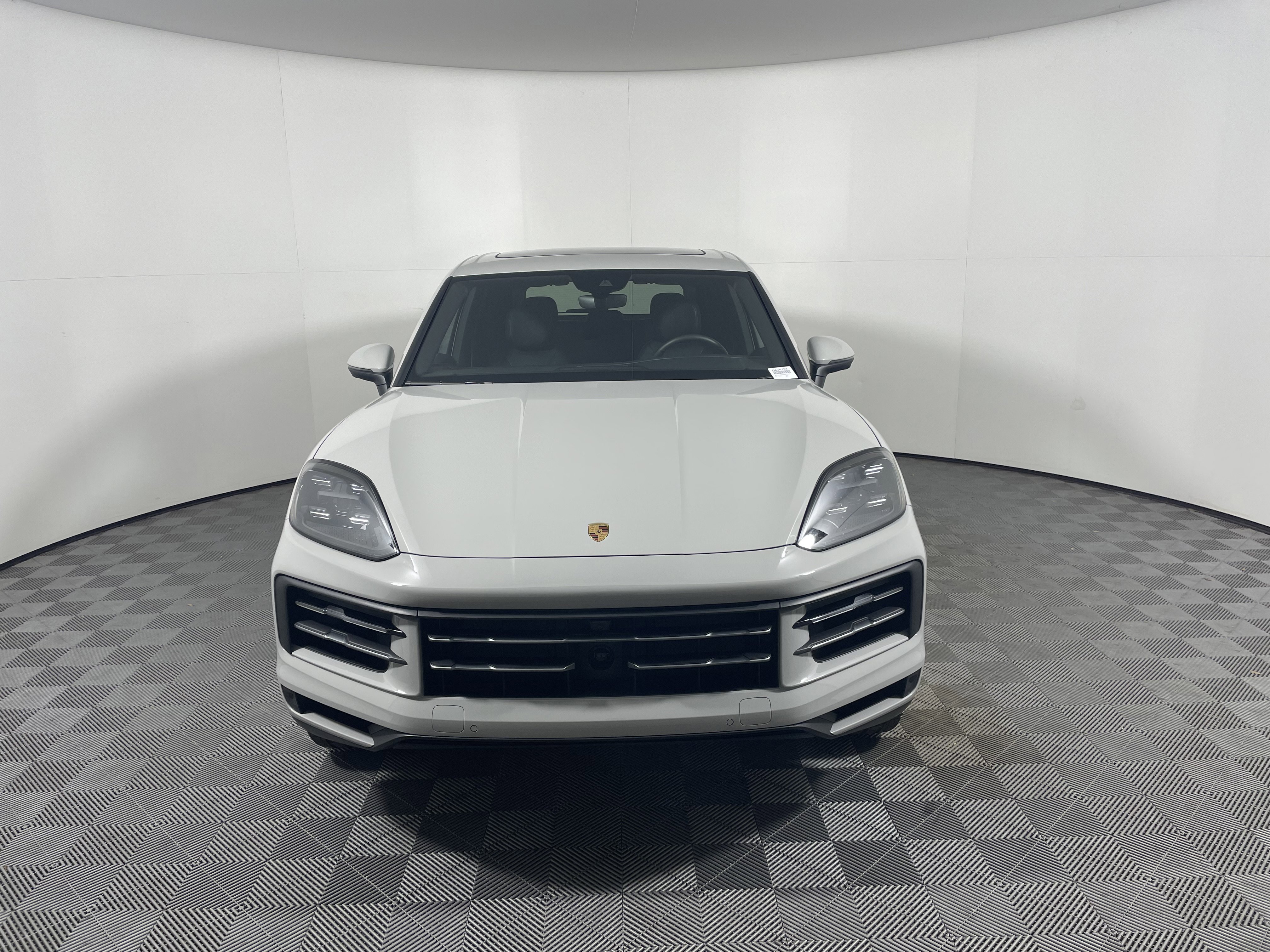 Used 2025 Porsche Cayenne image 10