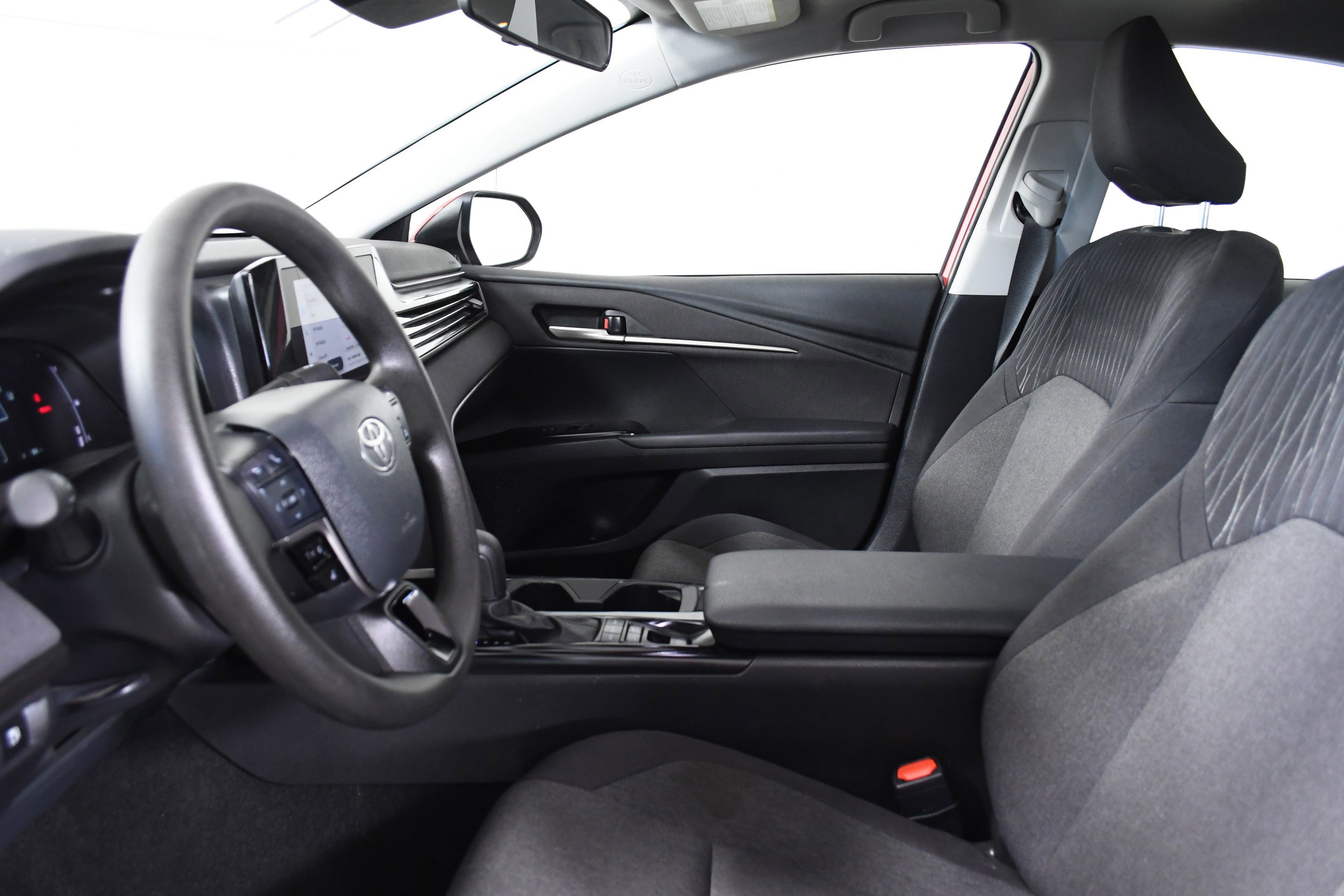 Used 2025 Toyota Camry LE image 19