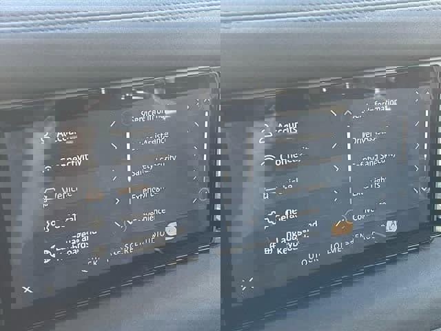 Used 2020 Land Rover Defender 110 SE image 18