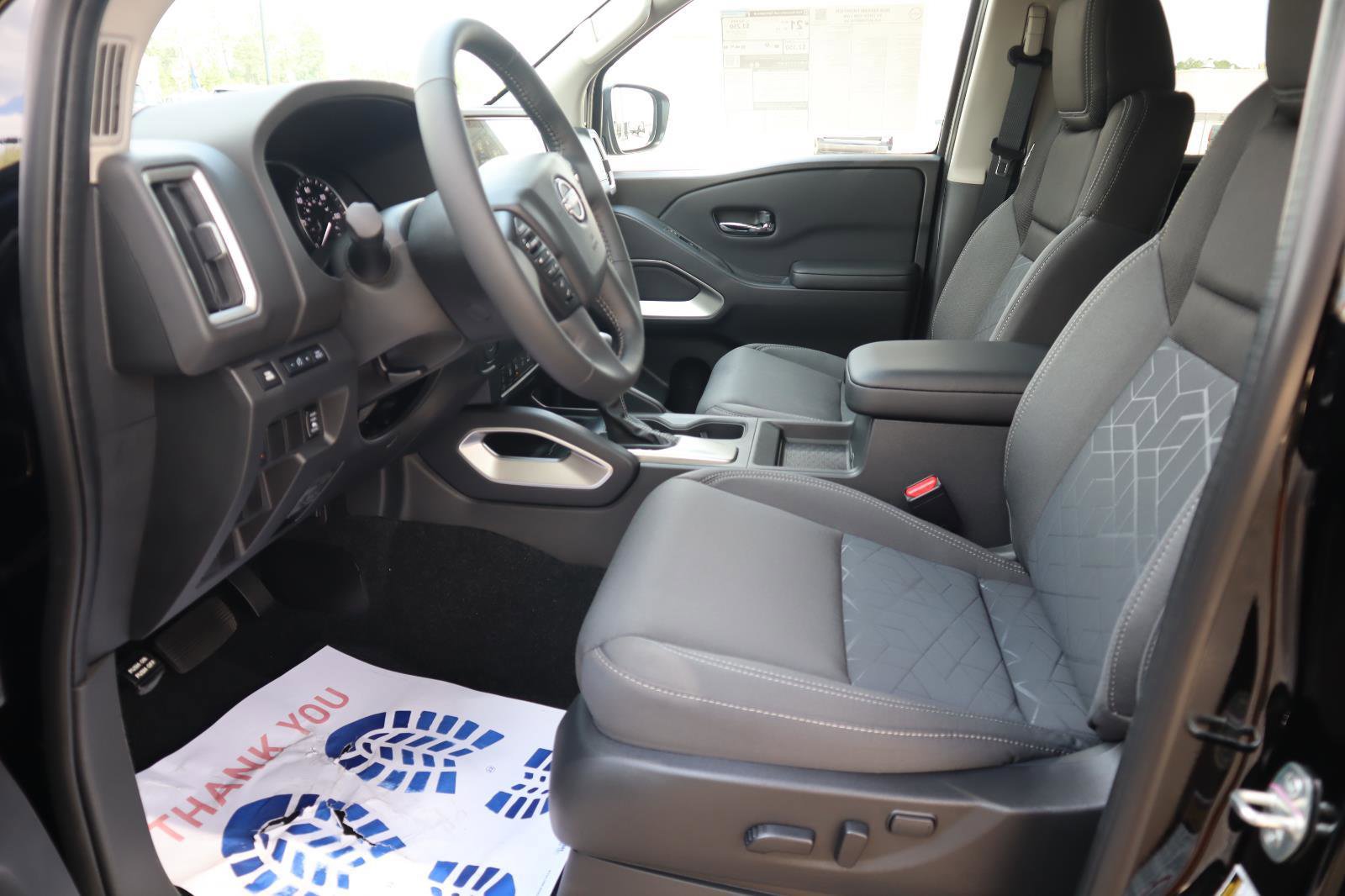Used 2026 Nissan Frontier SV w/ SV Convenience Package RWD image 18