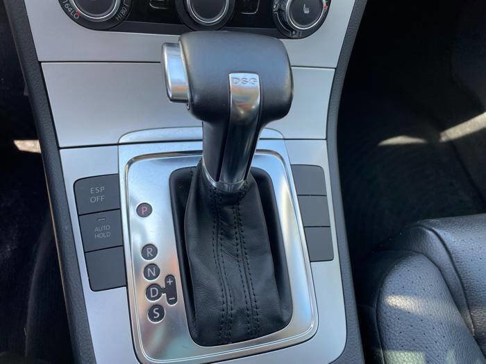 Used 2010 Volkswagen Passat Komfort FWD image 37