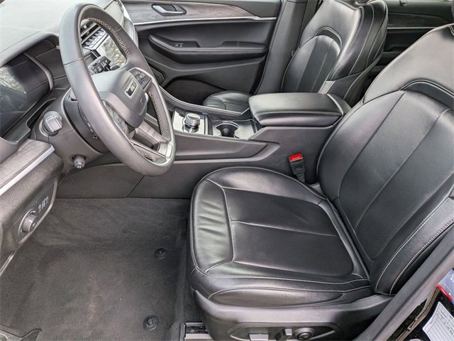 Used 2024 Jeep Grand Cherokee L Limited w/ Luxury Tech Group II image 12