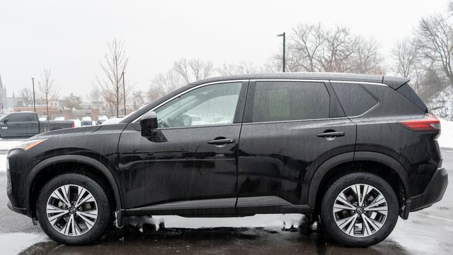 Used 2023 Nissan Rogue SV image 9
