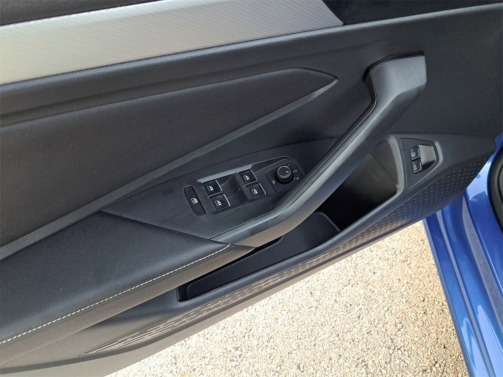 Used 2023 Volkswagen Jetta Sport image 16
