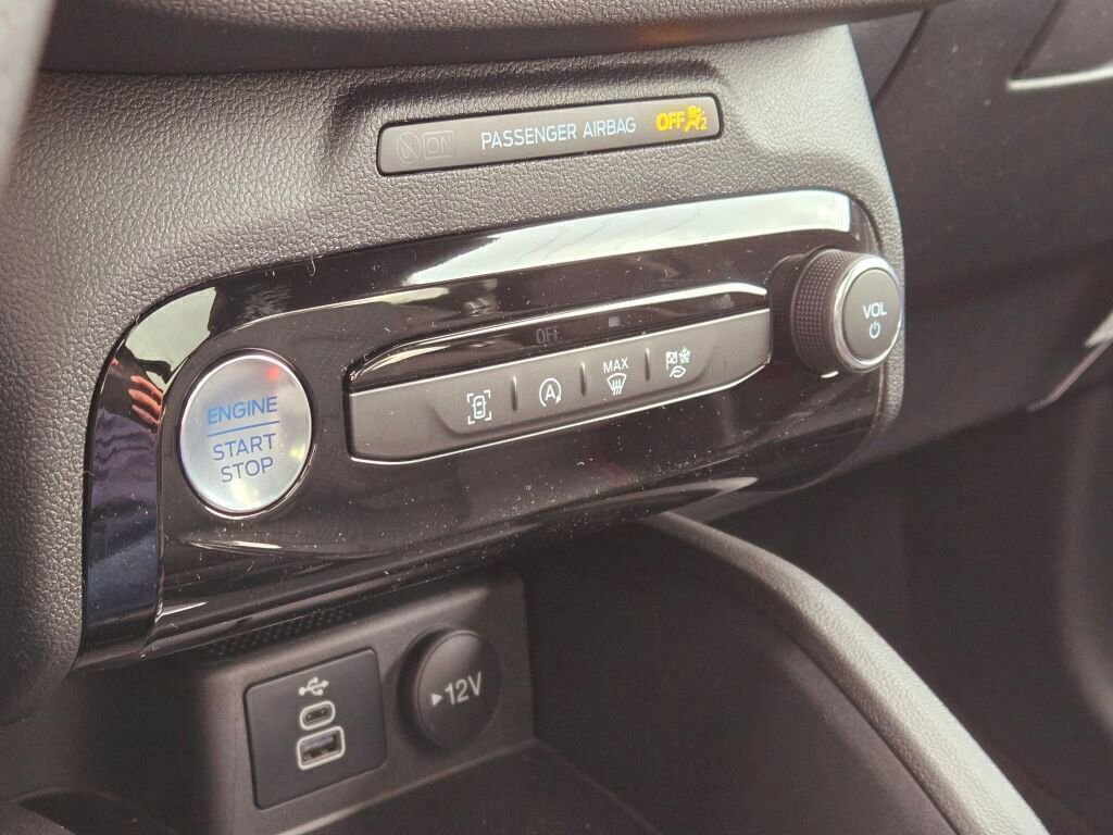 New 2025 Ford Escape ST-Line w/ Tech Pack #1 image 30