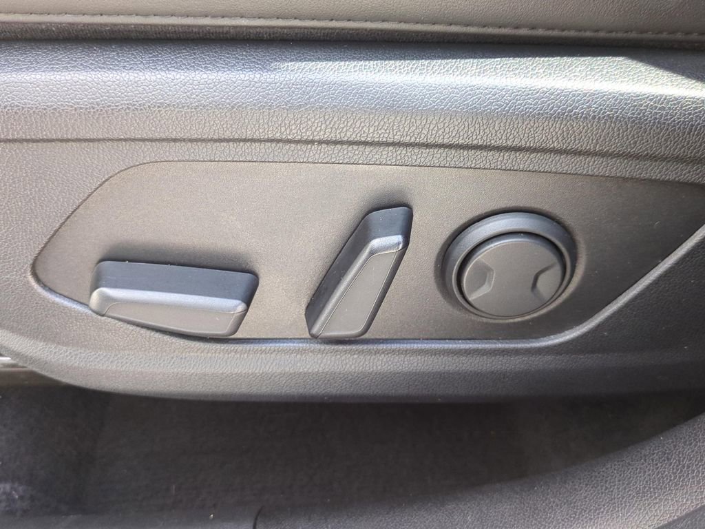 Used 2024 Kia Sorento S image 18