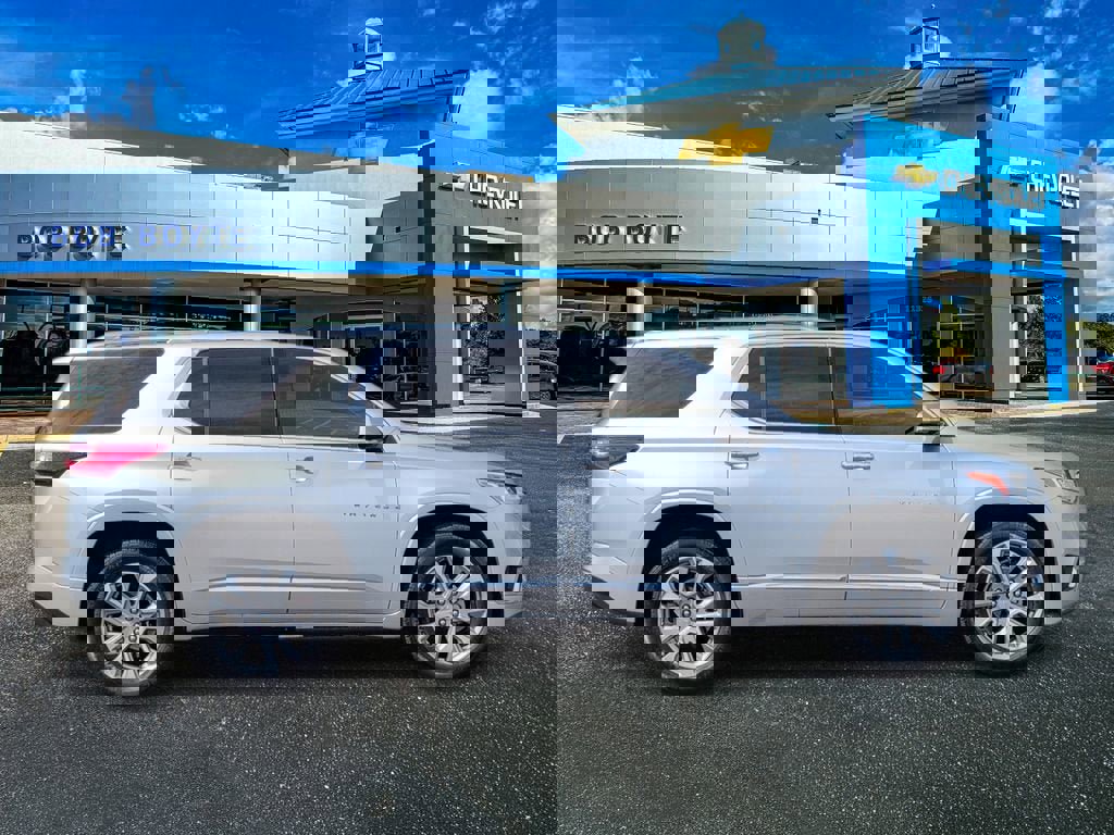 Used 2020 Chevrolet Traverse Premier w/ LPO, Floor Liner Package image 2