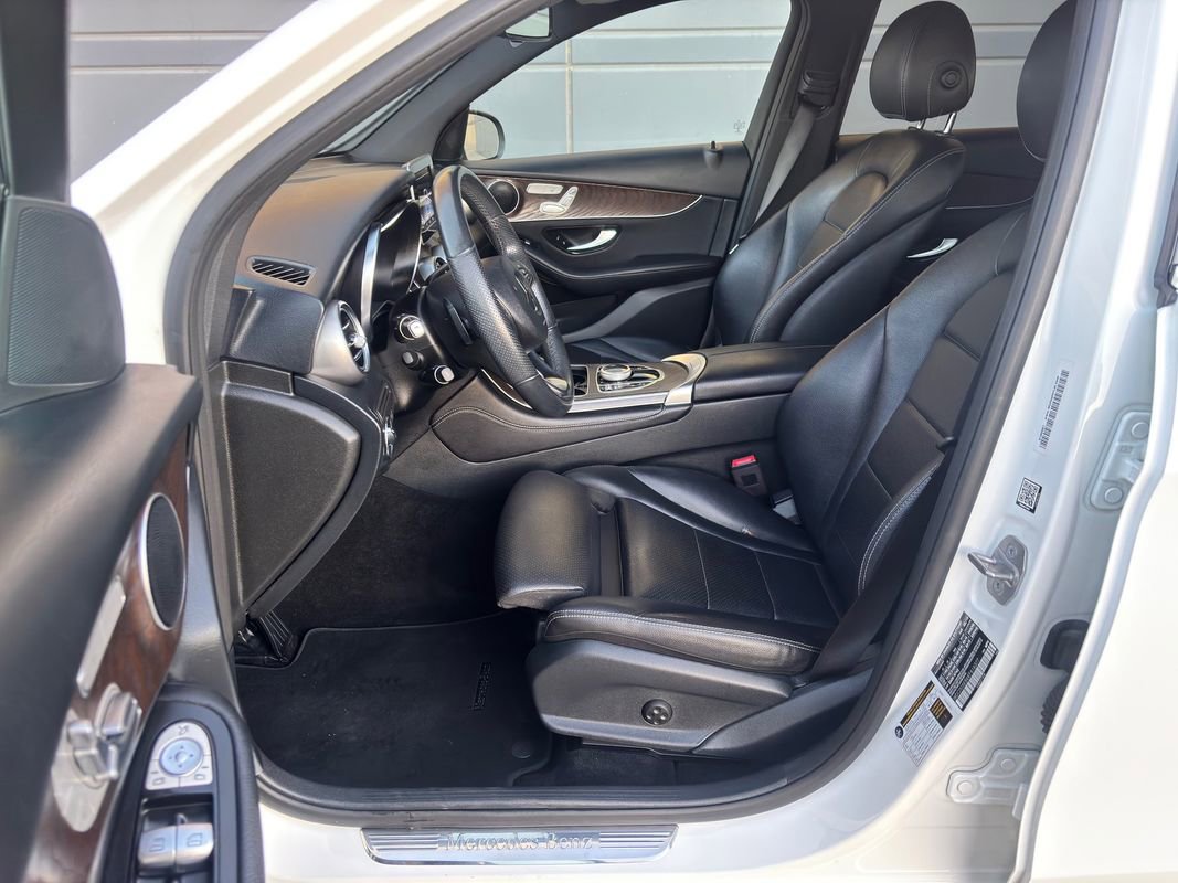 Used 2019 Mercedes-Benz GLC 350e 4MATIC image 16