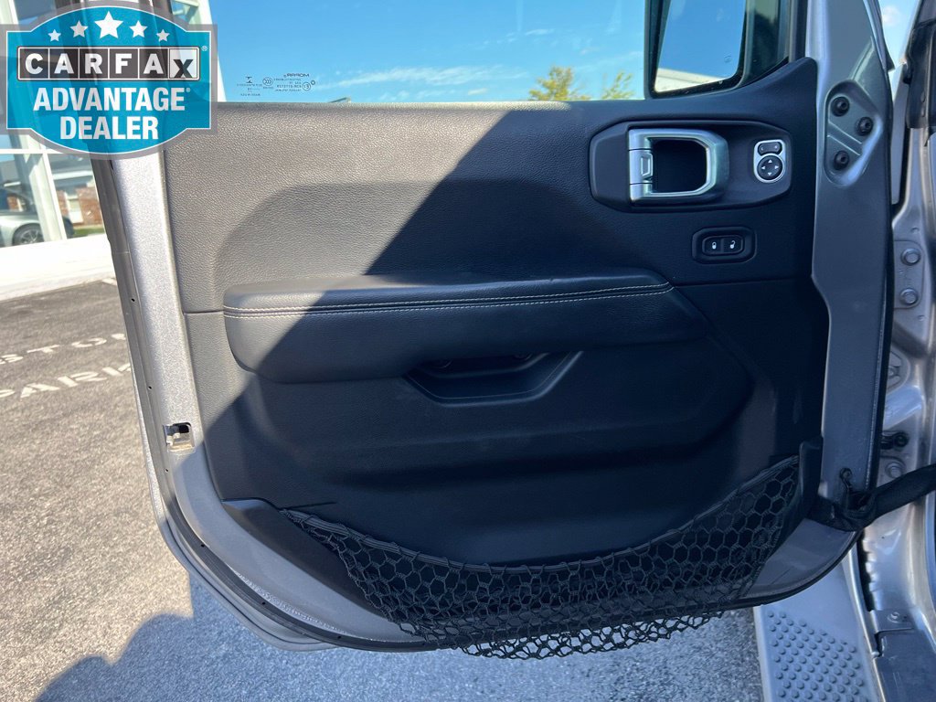 Used 2019 Jeep Wrangler Unlimited Sahara w/ Safety Group AWD/4WD image 9