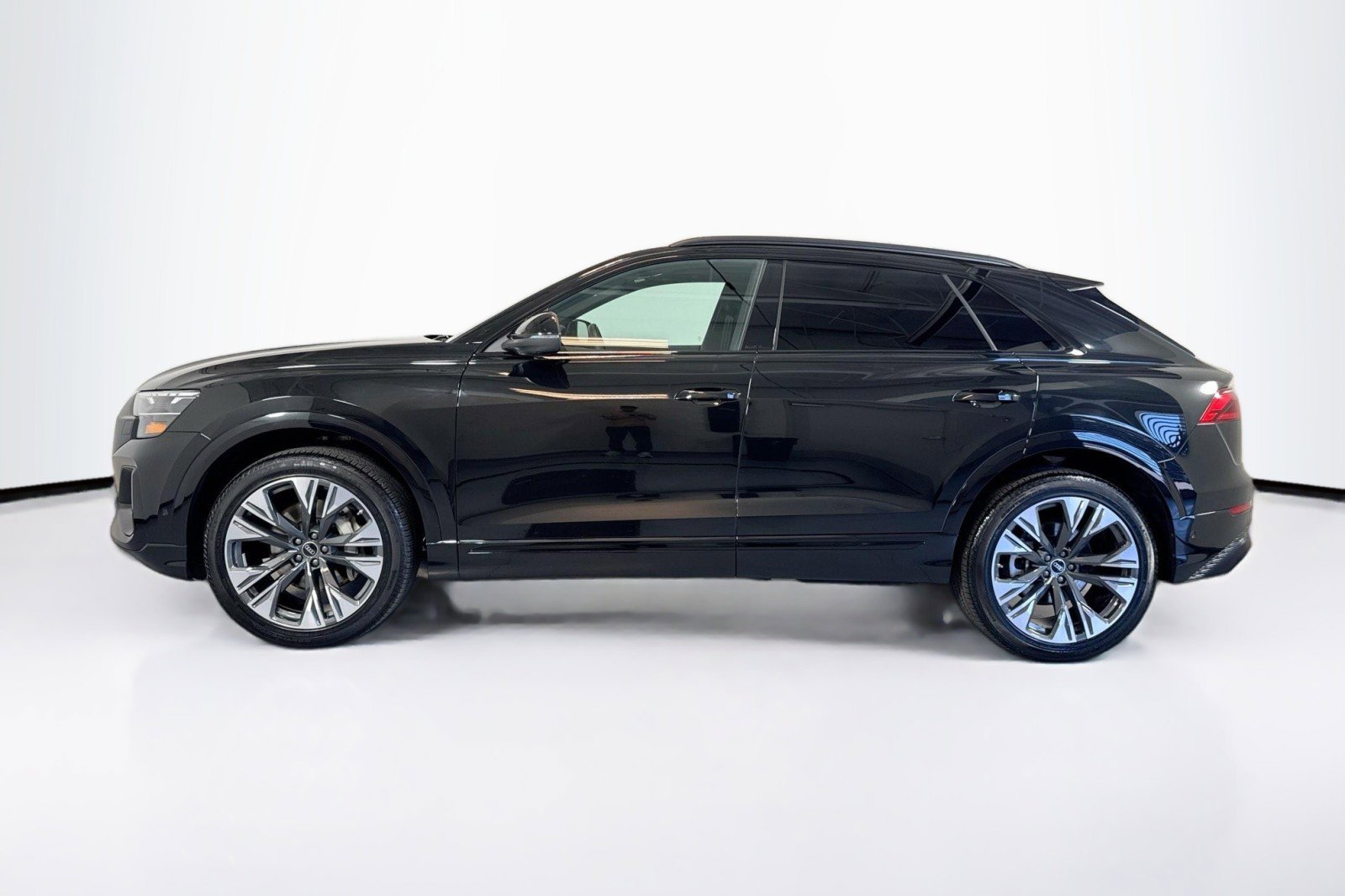 Used 2025 Audi Q8 Premium w/ Black Optic Package AWD/4WD image 8