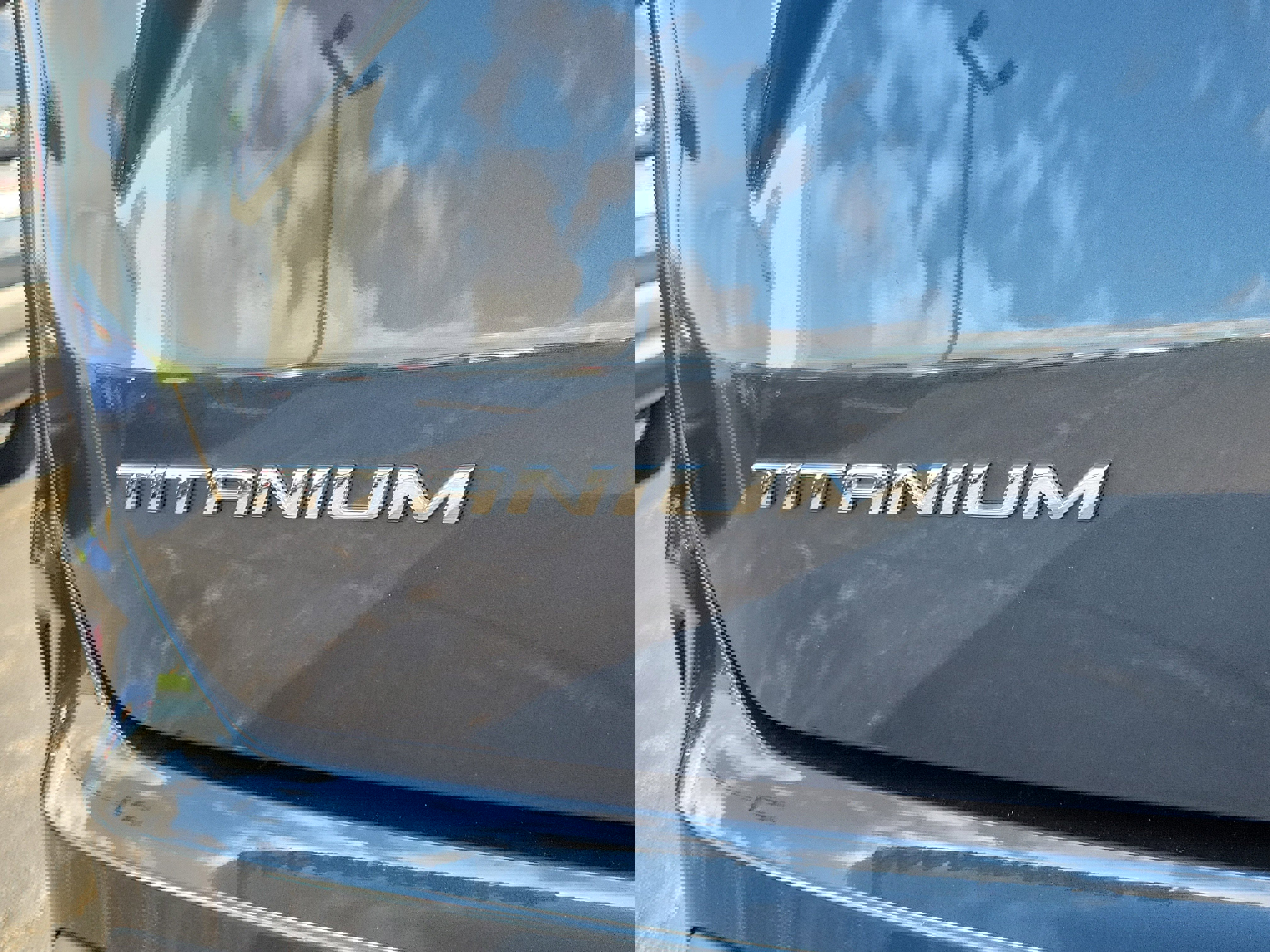 Used 2023 Ford Edge Titanium AWD/4WD image 6