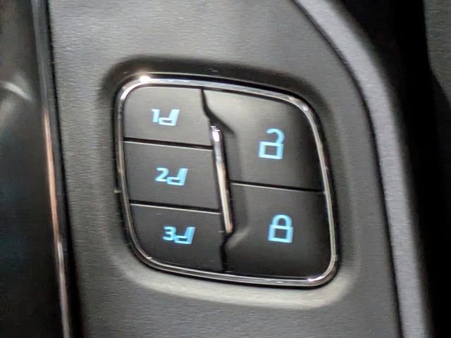 New 2026 Ford F250 Lariat w/ Black Appearance Package image 31