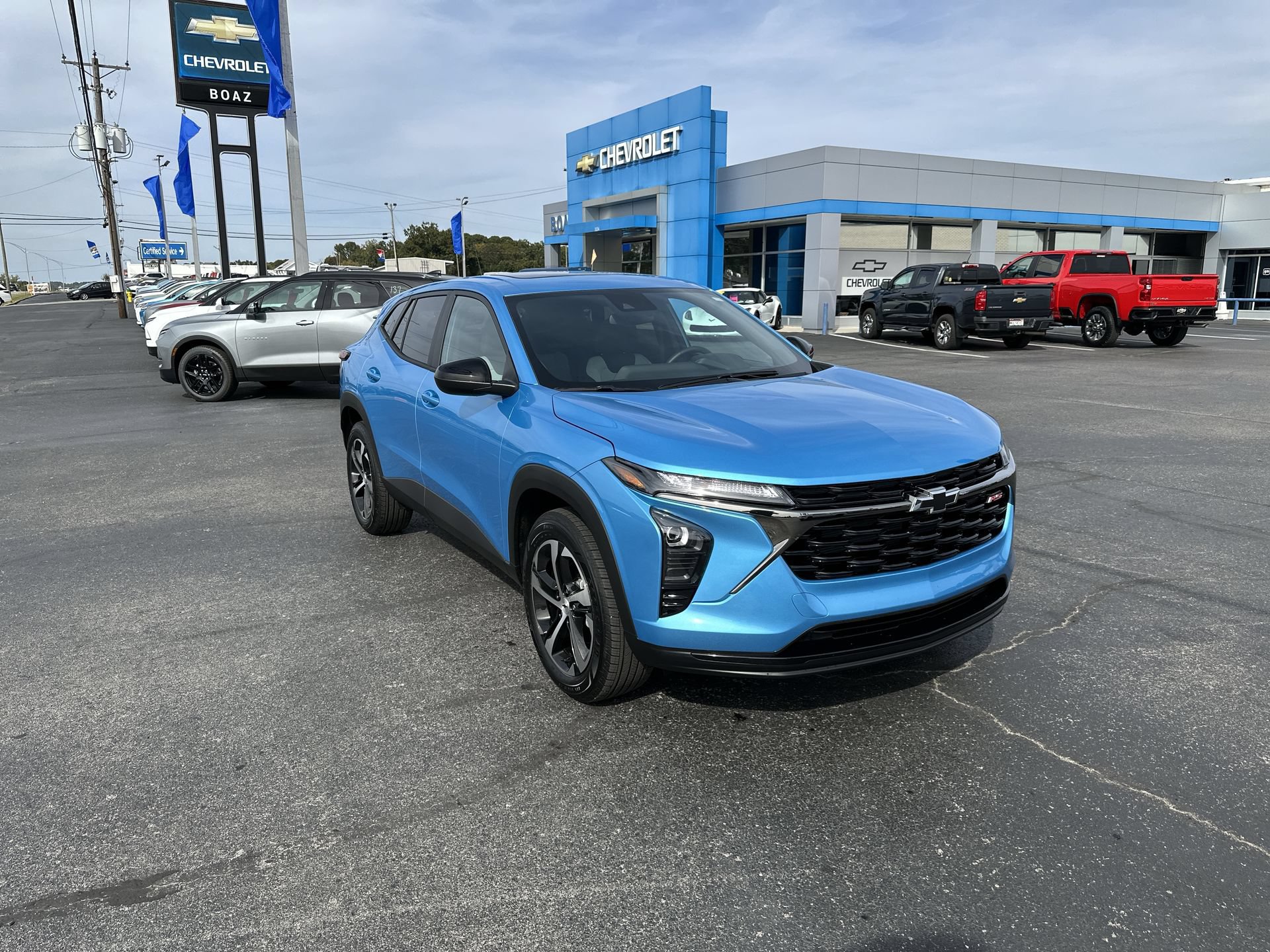 Used 2026 Chevrolet Trax RS w/ Sunroof Package FWD image 1