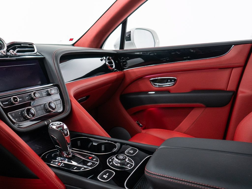 Certified 2023 Bentley Bentayga AWD/4WD image 28
