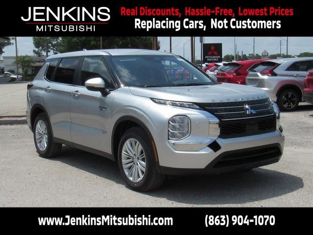 New 2025 Mitsubishi Outlander ES