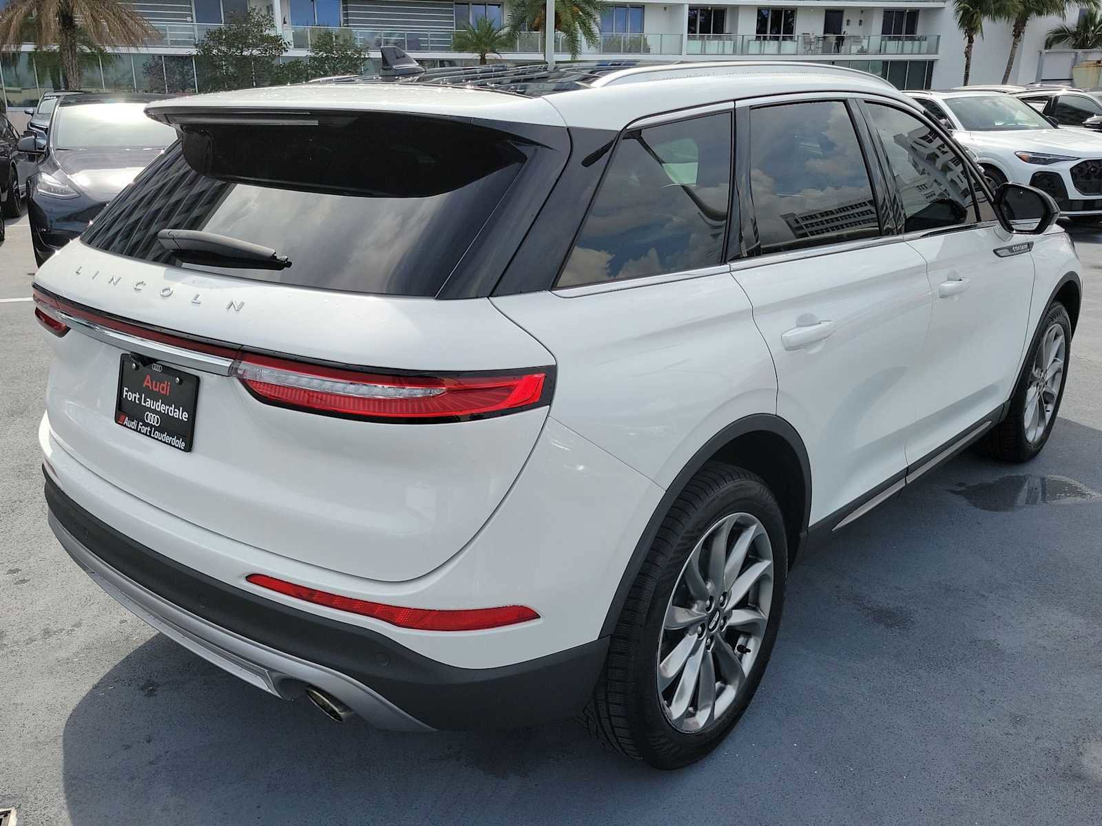 Used 2021 Lincoln Corsair AWD w/ Premium Package image 6