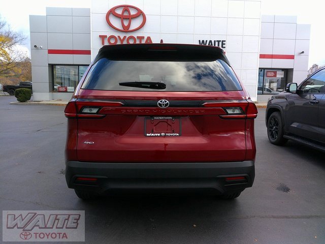 New 2026 Toyota Grand Highlander LE image 3