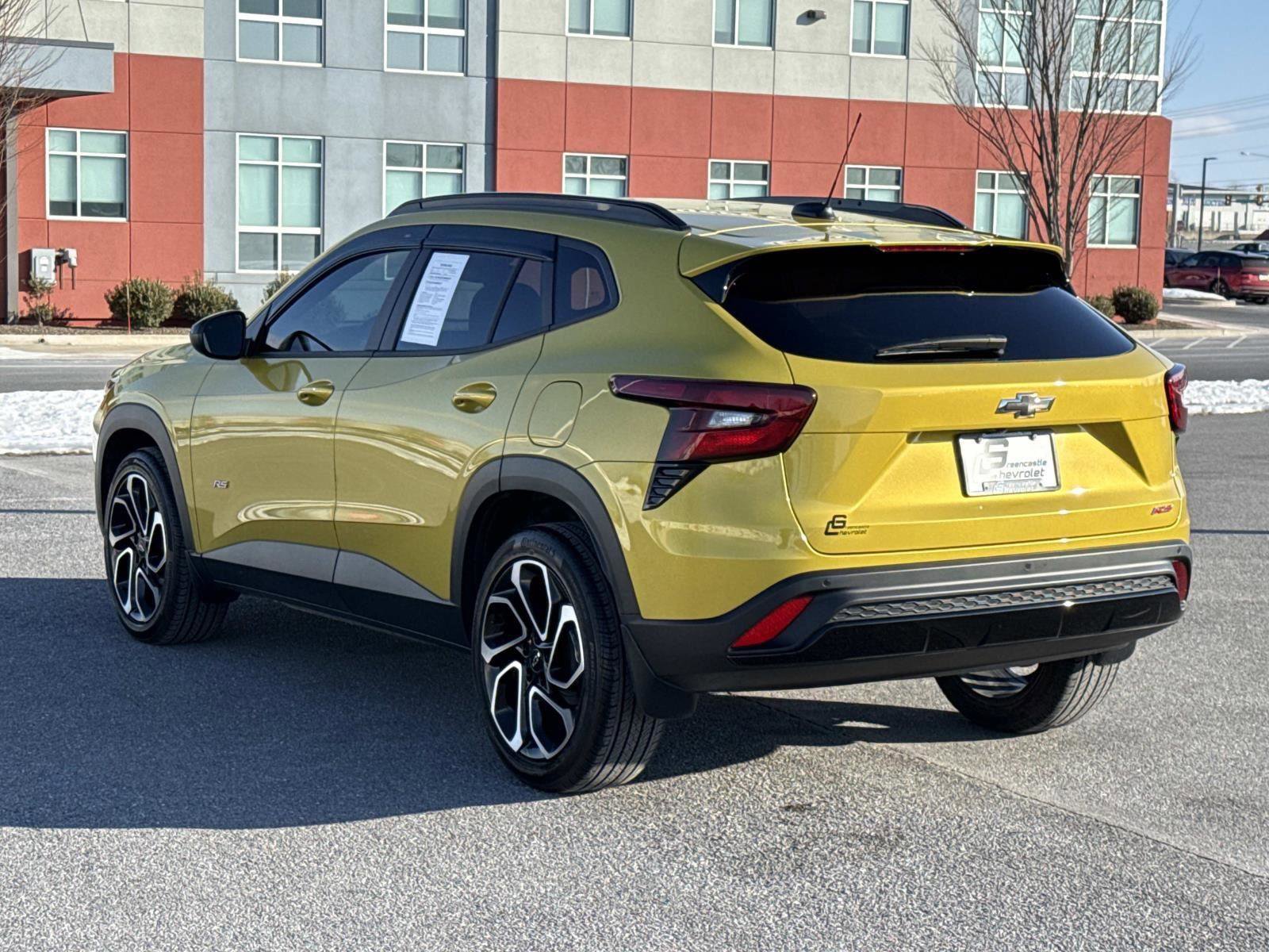Used 2025 Chevrolet Trax RS w/ Sunroof Package image 26