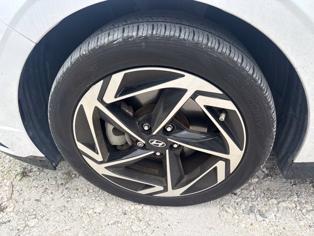 Certified 2024 Hyundai Sonata SEL w/ Convenience Package FWD image 12