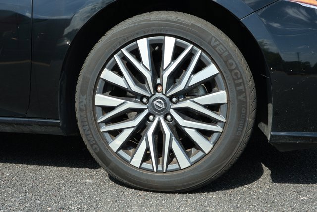 Used 2023 Nissan Altima 2.5 SV FWD image 5